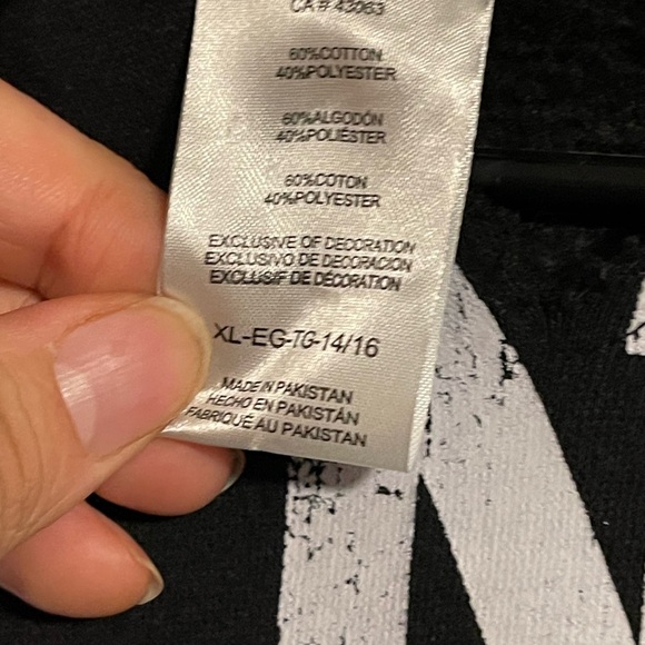 NHL Los Angeles Kings Black Crewneck Sweater with White Logo - Picture 7 of 7